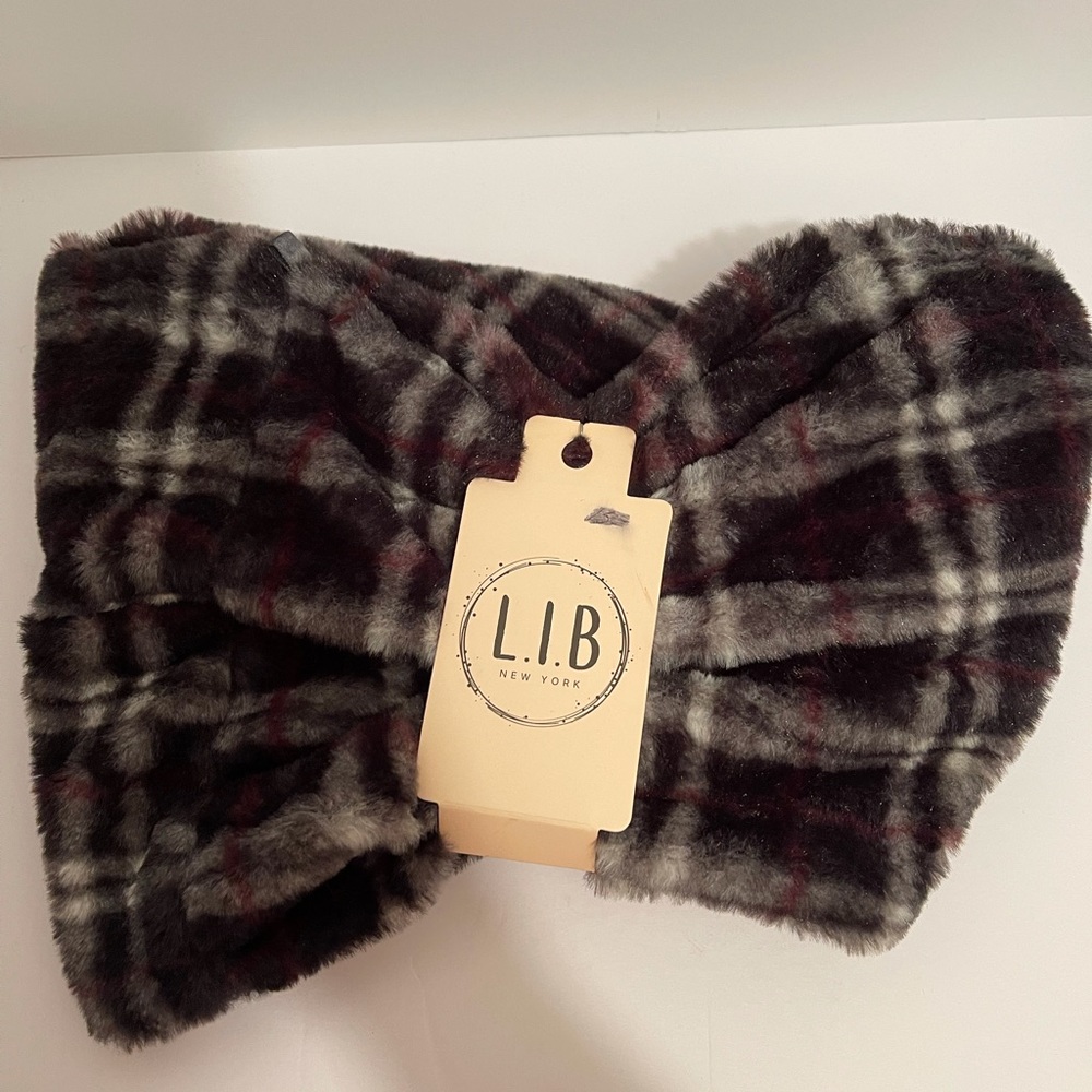 L.I.B Shaw scarf, efinity, black/plaid, new